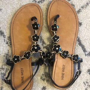 Black flowered casual sandals